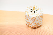 画像をギャラリービューアに読み込む, 3号香炉 白粒鉄仙