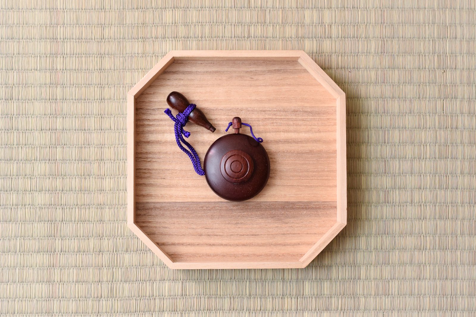 塗香入れ（大）紫檀 – Juttoku.