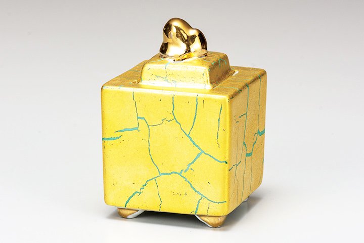 九谷焼　香炉　奥の細道黄釉香炉　工芸品 生産終了】3号豆香炉 金箔彩 – Juttoku.