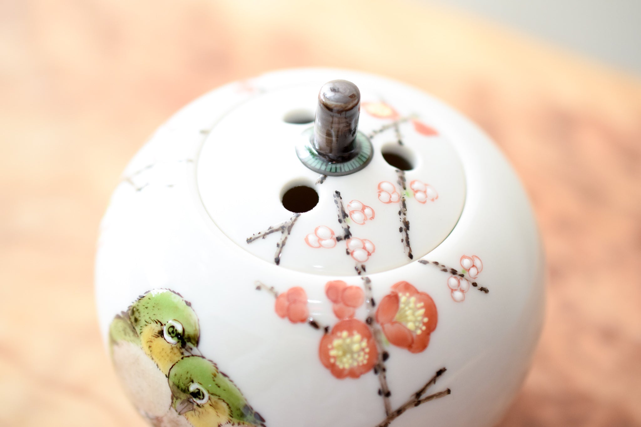 生産中止】3号香炉 紅白梅に鳥 – Juttoku.